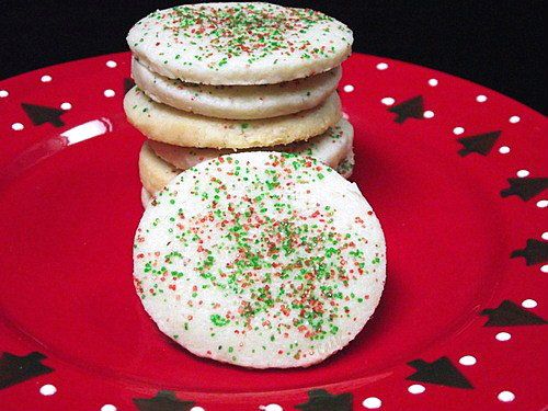 /><br/> <br/> I like to put a cookie on my cookie trays that will be the perfect mate with a cup of coffee or tea........something simple-rich, buttery and just plain good.<br/> <br/> I was going to make some cookie press cookies but flat out ran out of time. Poking around the Internet, I saw this cookie from Aimee @</span> <a rel=